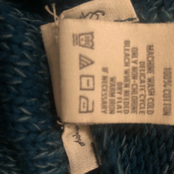 American Rag asymmetrical sweater size S. - Picture 4 of 4